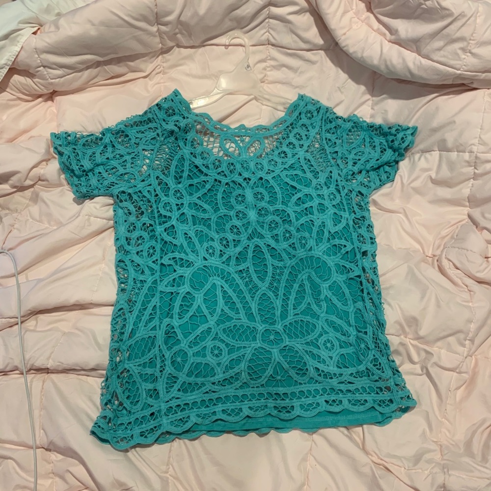 Green lace short sleeve top